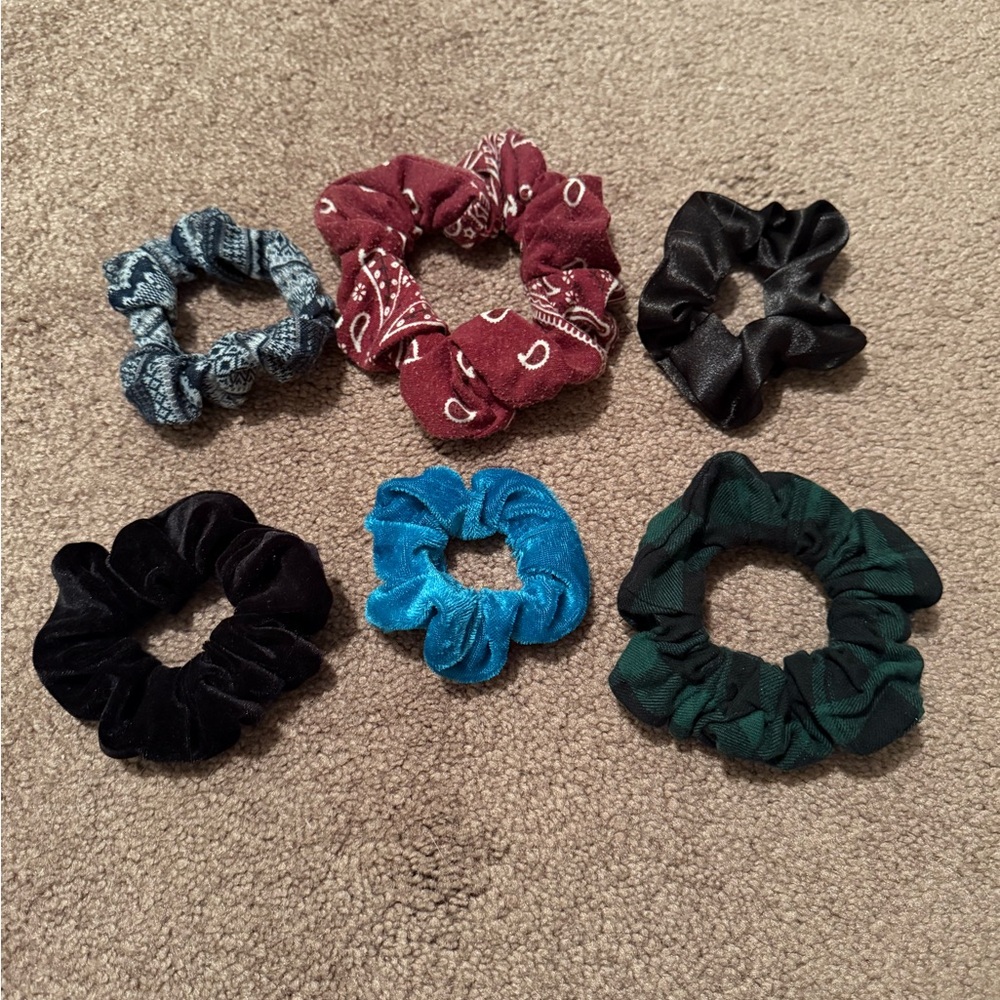 Set of 6 Colorful Scrunchies